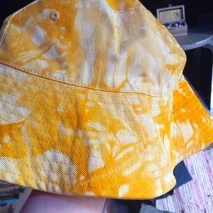 Bucket hat